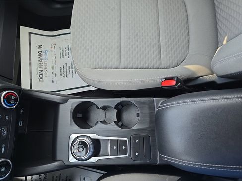 Used 2022 Ford Escape SE image 21