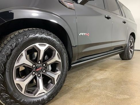 Used 2025 GMC Yukon XL AT4 Ultimate image 2
