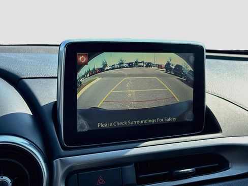 Used 2018 FIAT 124 Spider Classica w/ Technology & Siriusxm Group RWD image 17