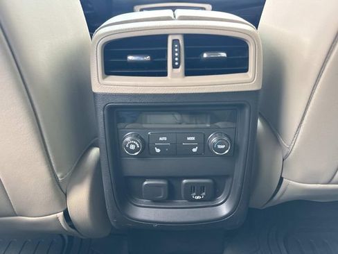 Used 2020 Buick Envision Essence FWD image 15