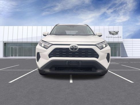 Used 2025 Toyota RAV4 XLE FWD image 3