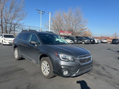 Used 2019 Subaru Outback 2.5i Premium image 2