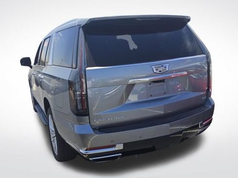 Used 2025 Cadillac Escalade Premium Luxury AWD/4WD image 4