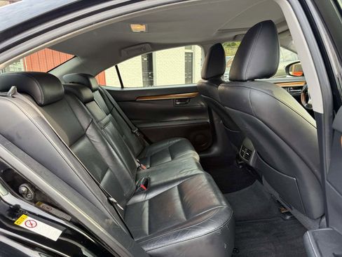 Used 2015 Lexus ES 300h Hybrid image 12