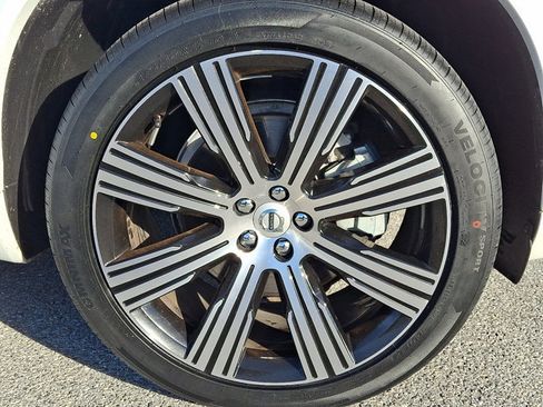 Used 2022 Volvo XC90 T6 Inscription w/ Lounge Package image 8