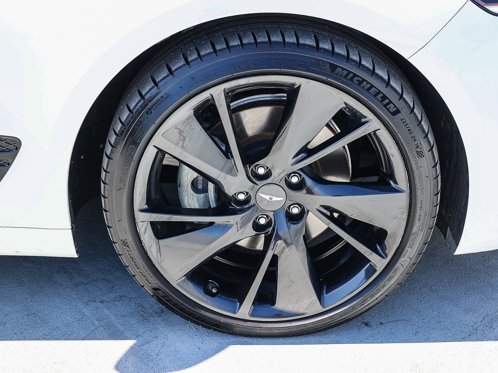 Used 2023 Genesis G70 2.0T w/ Sport Prestige Package RWD image 9