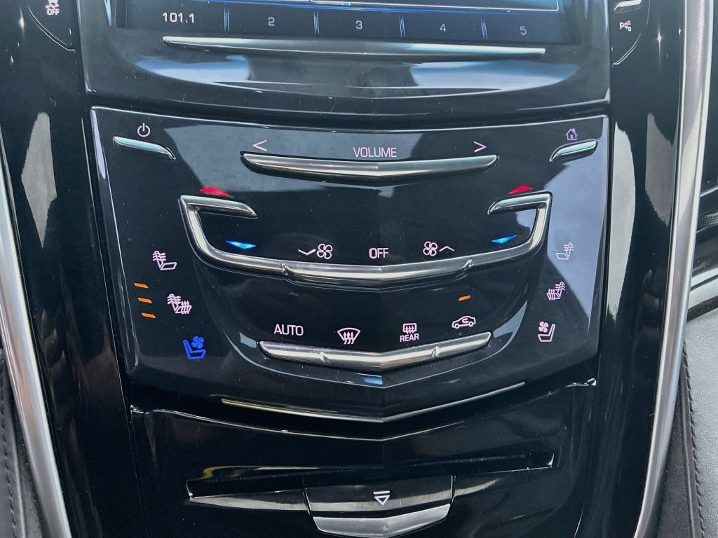 Used 2020 Cadillac Escalade Platinum w/ Escalade Sport Edition AWD/4WD image 21
