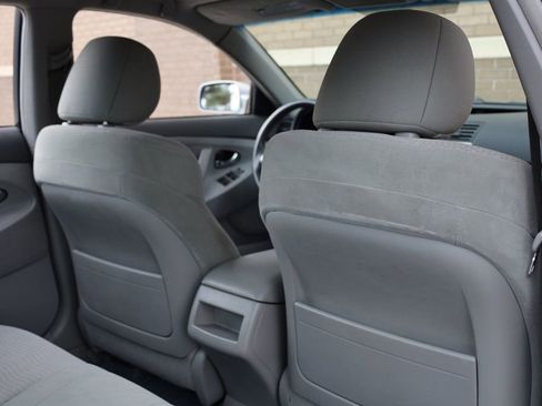 Used 2011 Toyota Camry LE image 19