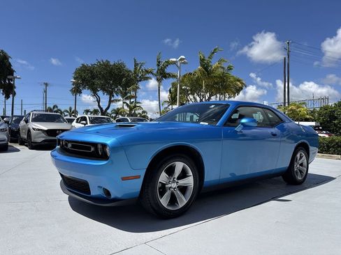 Used 2019 Dodge Challenger SXT RWD image 28