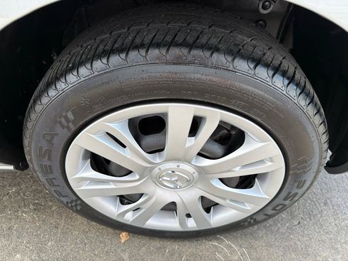 Used 2012 MAZDA MAZDA2 Sport FWD image 17