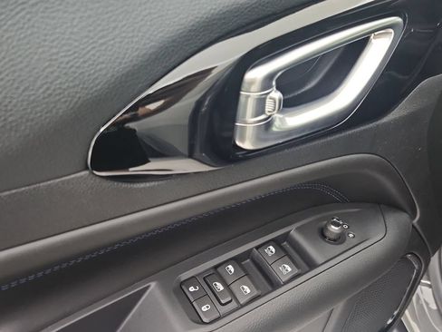 New 2026 Jeep Compass Latitude AWD/4WD image 21