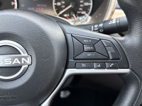 Used 2025 Nissan Altima 2.5 SV FWD image 21