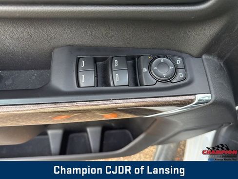 Used 2021 Chevrolet Silverado 1500 LT AWD/4WD image 16