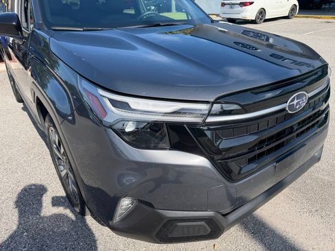 Used 2025 Subaru Forester Touring w/ Popular Package - Touring AWD/4WD image 17