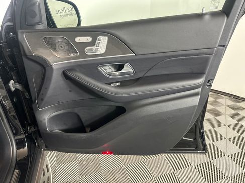 Used 2023 Mercedes-Benz GLS 450 4MATIC image 15