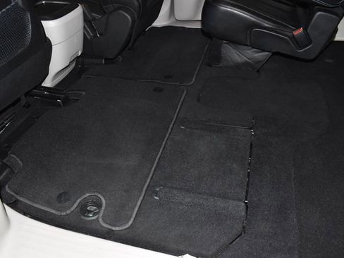 Used 2024 Chrysler Pacifica Touring-L image 33