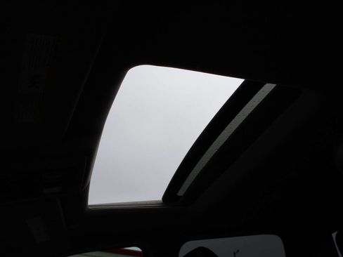 Used 2018 RAM 1500 Laramie w/ Convenience Group image 20