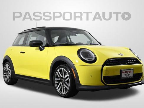 Certified 2025 MINI Cooper 2-Door Hardtop FWD image 3