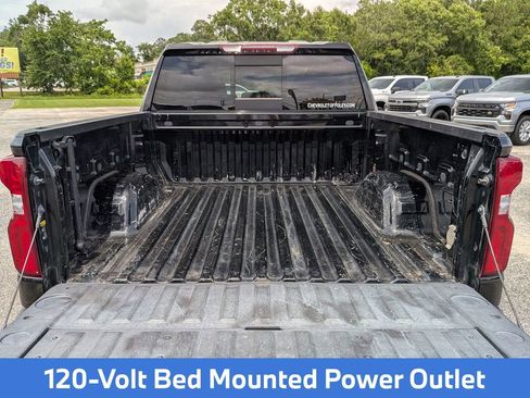 Used 2021 Chevrolet Silverado 1500 LTZ w/ Safety Package II AWD/4WD image 31