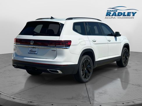 Certified 2024 Volkswagen Atlas SE AWD/4WD image 2