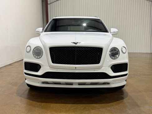 Used 2019 Bentley Bentayga image 2