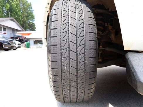 Used 2016 Ford Expedition EL XLT w/ Equipment Group 202A RWD image 26