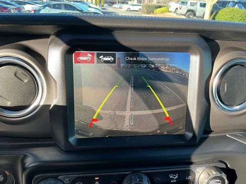 Used 2022 Jeep Wrangler Unlimited Rubicon w/ Xtreme Recon 35" Tire Package image 22