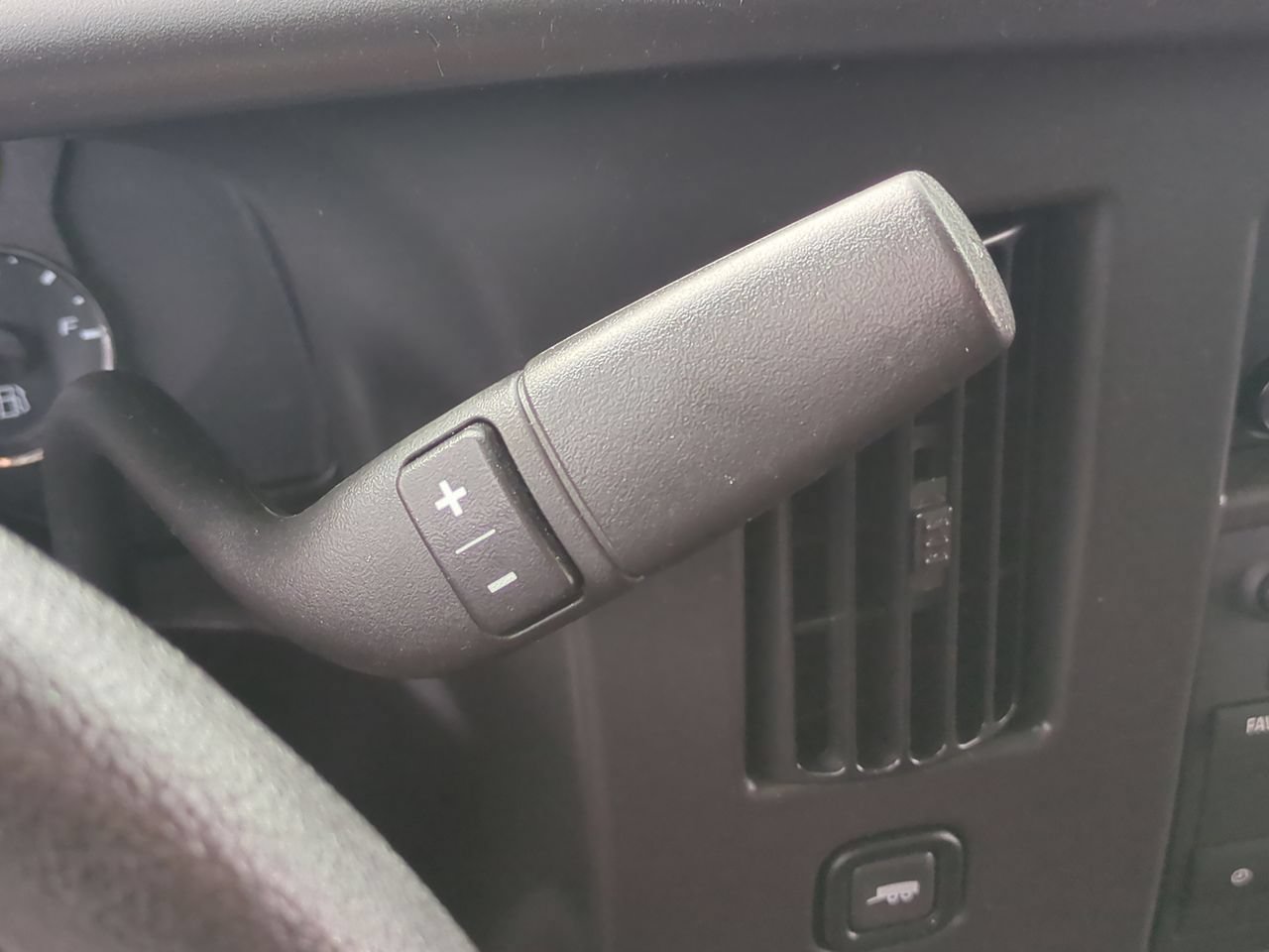 Used 2025 Chevrolet Express 2500 w/ Driver Convenience Package RWD image 15