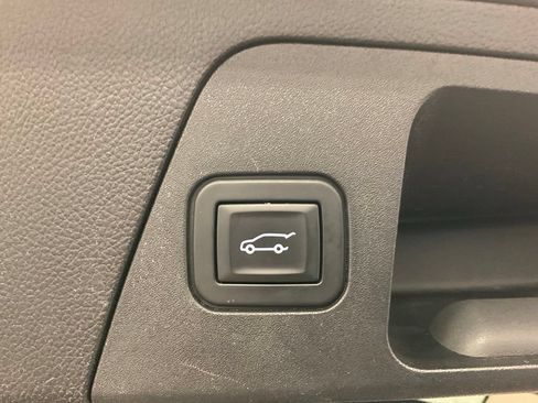 Used 2019 Buick Envision Essence AWD/4WD image 32