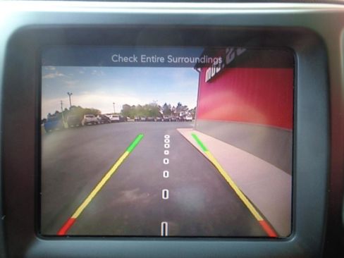 Used 2015 Jeep Cherokee Latitude w/ Cold Weather Group AWD/4WD image 9