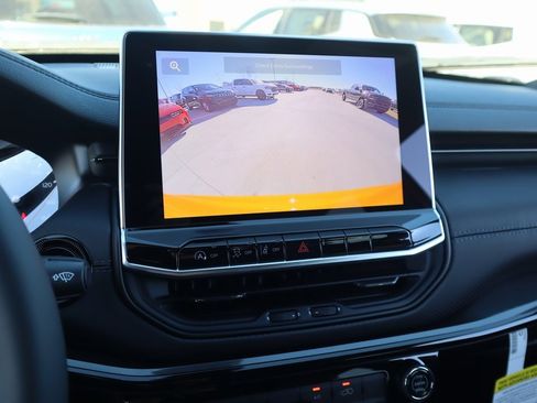 New 2026 Jeep Compass Latitude image 6