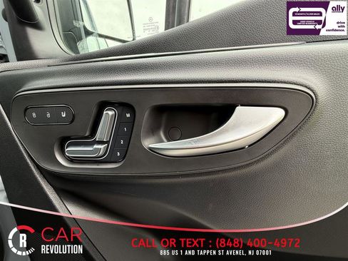 Used 2024 Mercedes-Benz Sprinter 2500 image 39