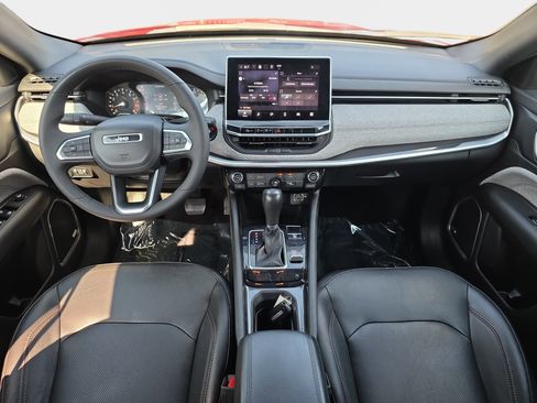 Certified 2023 Jeep Compass Latitude w/ Sun and Sound Group AWD/4WD image 9