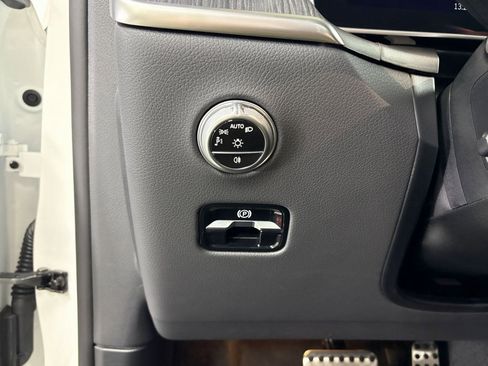 Used 2025 Mercedes-Benz GLC 350e 4MATIC w/ AMG Line image 10