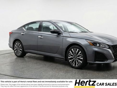 Used 2025 Nissan Altima 2.5 SV FWD image 1