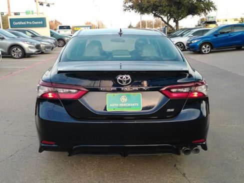 Used 2022 Toyota Camry SE image 7