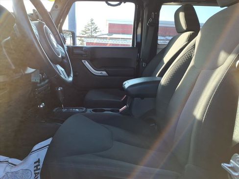 Used 2018 Jeep Wrangler Sport image 13