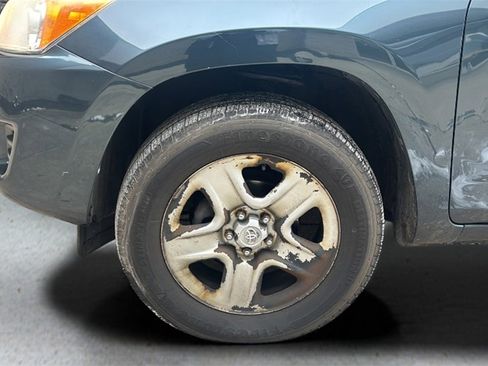 Used 2011 Toyota RAV4 4WD image 9