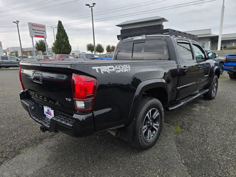 Used 2019 Toyota Tacoma TRD Sport AWD/4WD image 3