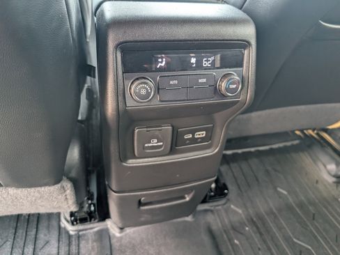 Used 2020 GMC Acadia SLT image 24