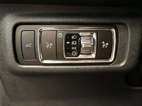 Used 2023 Lincoln Corsair Reserve image 30