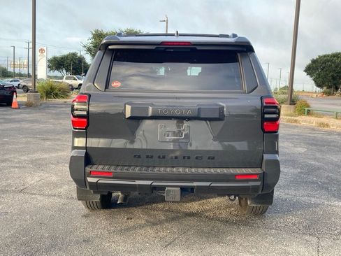 Used 2025 Toyota 4Runner SR5 AWD/4WD image 5