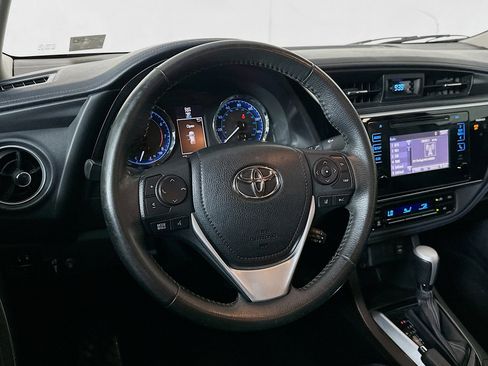 Used 2017 Toyota Corolla SE image 18
