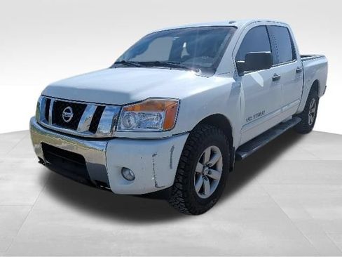 Used 2014 Nissan Titan SV w/ SV Value Truck Package AWD/4WD image 7