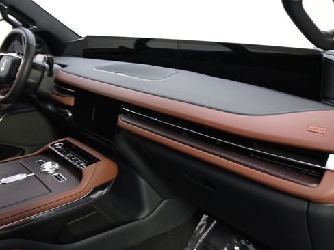 New 2026 Lincoln Navigator L Reserve AWD/4WD image 15