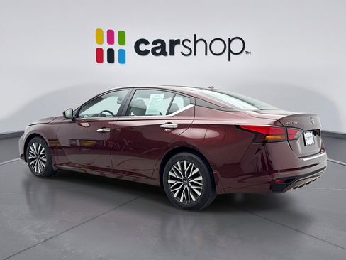 Used 2023 Nissan Altima 2.5 SV FWD image 3