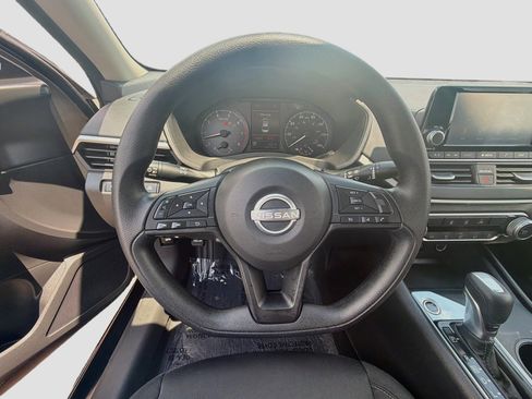 Used 2023 Nissan Altima 2.5 S FWD image 18
