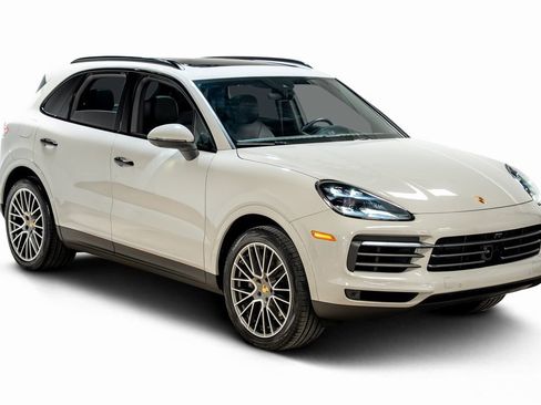 Used 2022 Porsche Cayenne S Platinum image 3