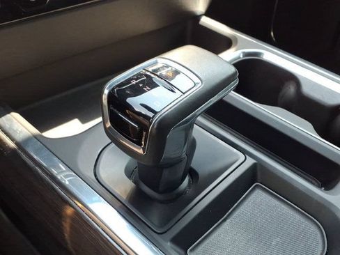 Used 2022 Chevrolet Silverado 1500 LTZ w/ LTZ Premium Package AWD/4WD image 14