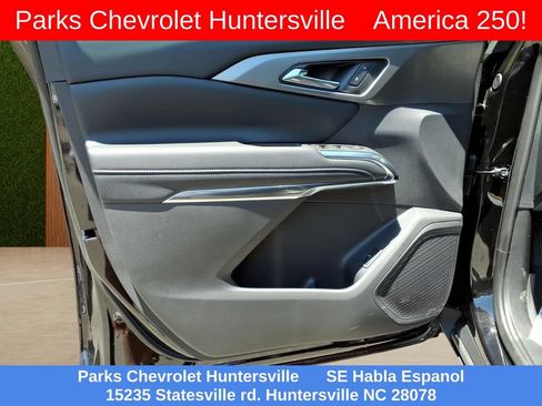 New 2026 Chevrolet Traverse LT w/ Driver Confidence Package FWD image 18